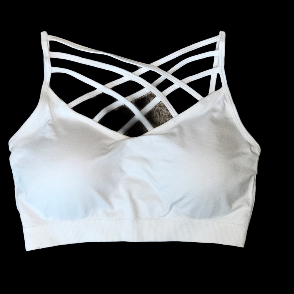 BOUTIQUE ITEM- TRIPLE CROSS BRALETTE W/PADS IN WHITE - Picture 4 of 8